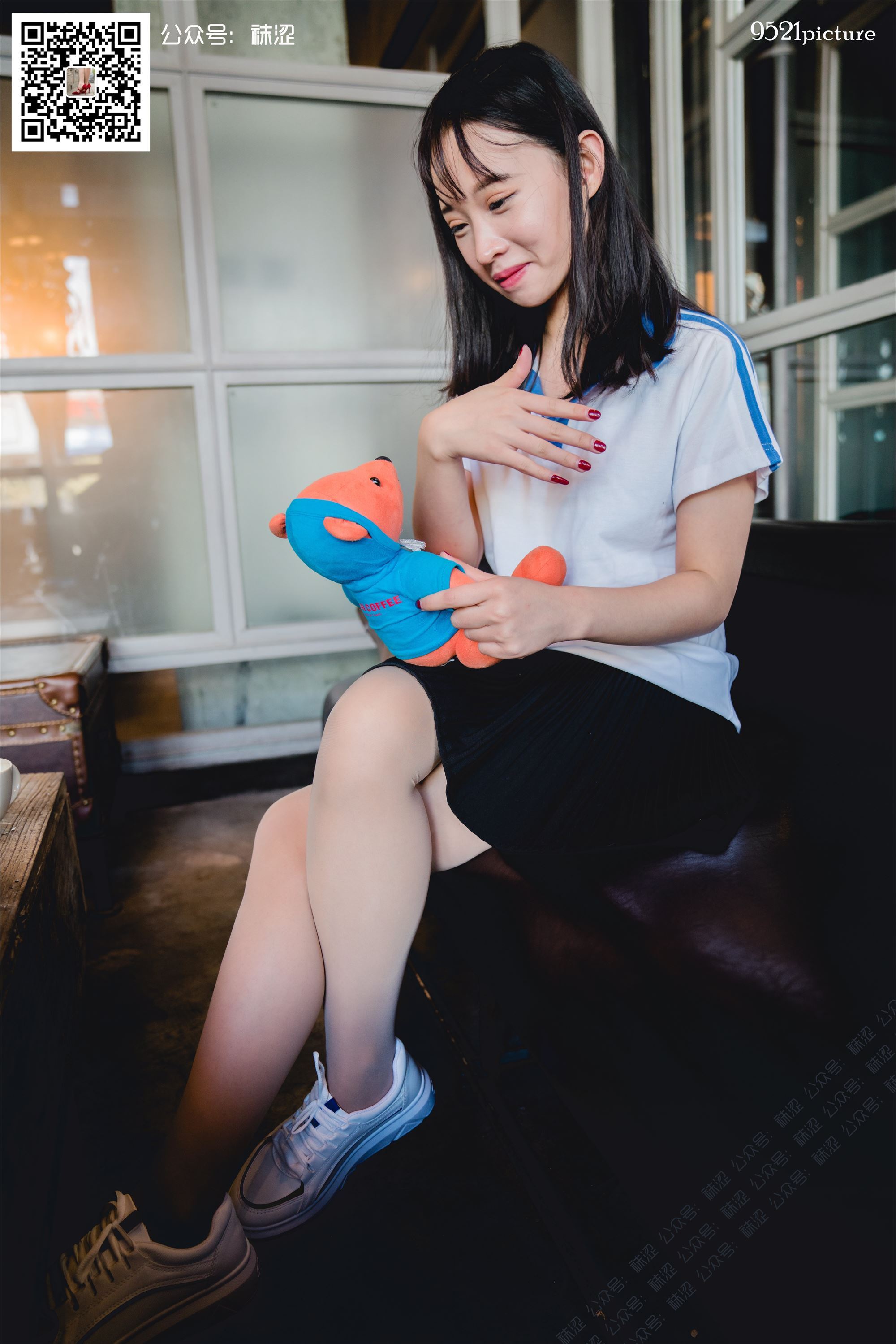 袜涩 005 Amanda学生制服